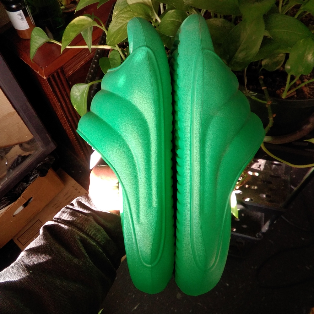 Casual Art Decoish Vibe Green Slide Sandals - Picture 9 of 10
